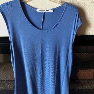Gorgeous blue Michael Stars top with scoop neck